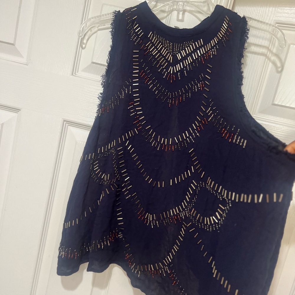 Free People Navy Laser-Cut Sleeveless Tank top open back
Medium boho beach chic - Picture 7 of 15